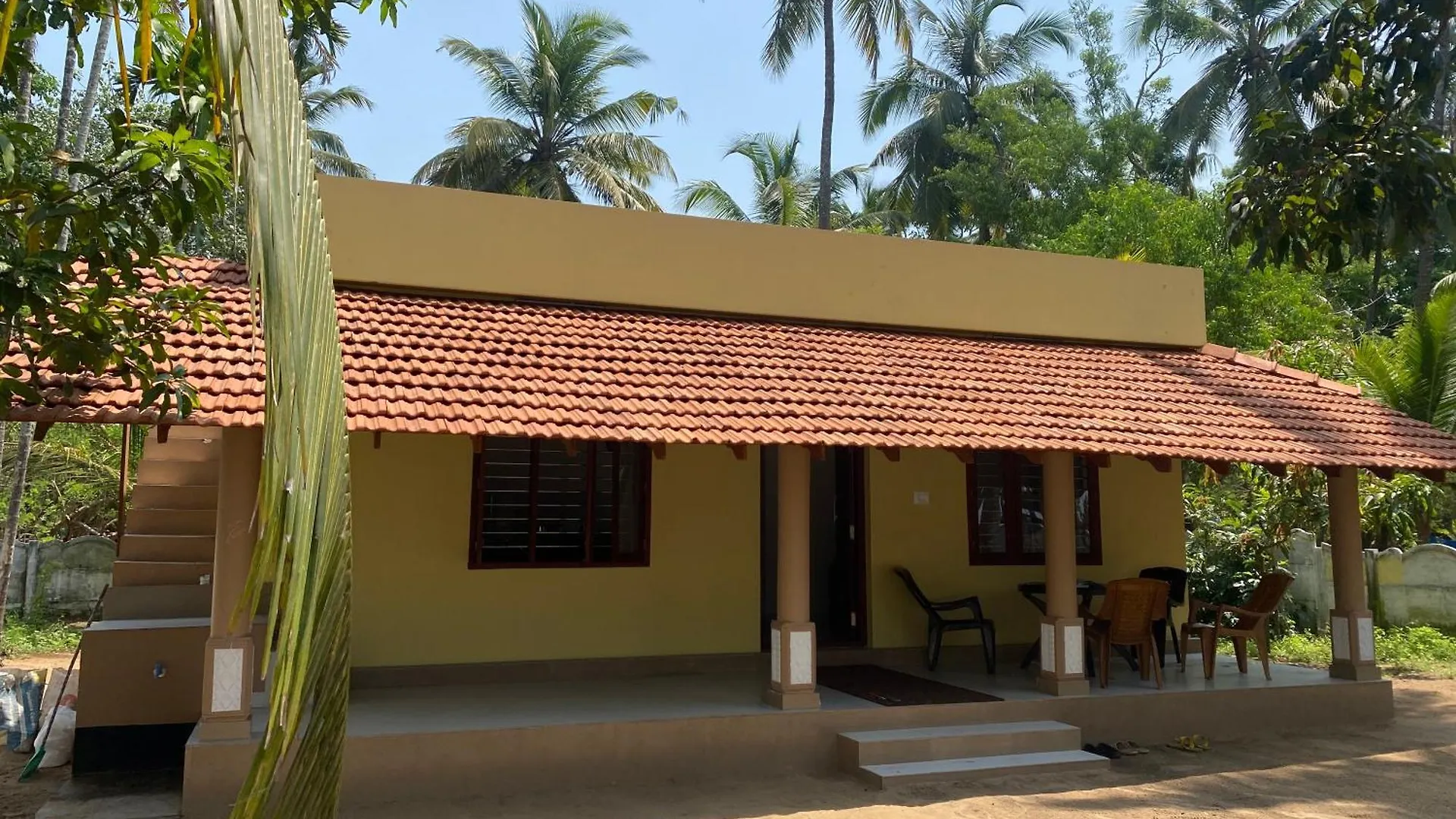 Gaya Beach Hacienda Irimbranallur Holiday home